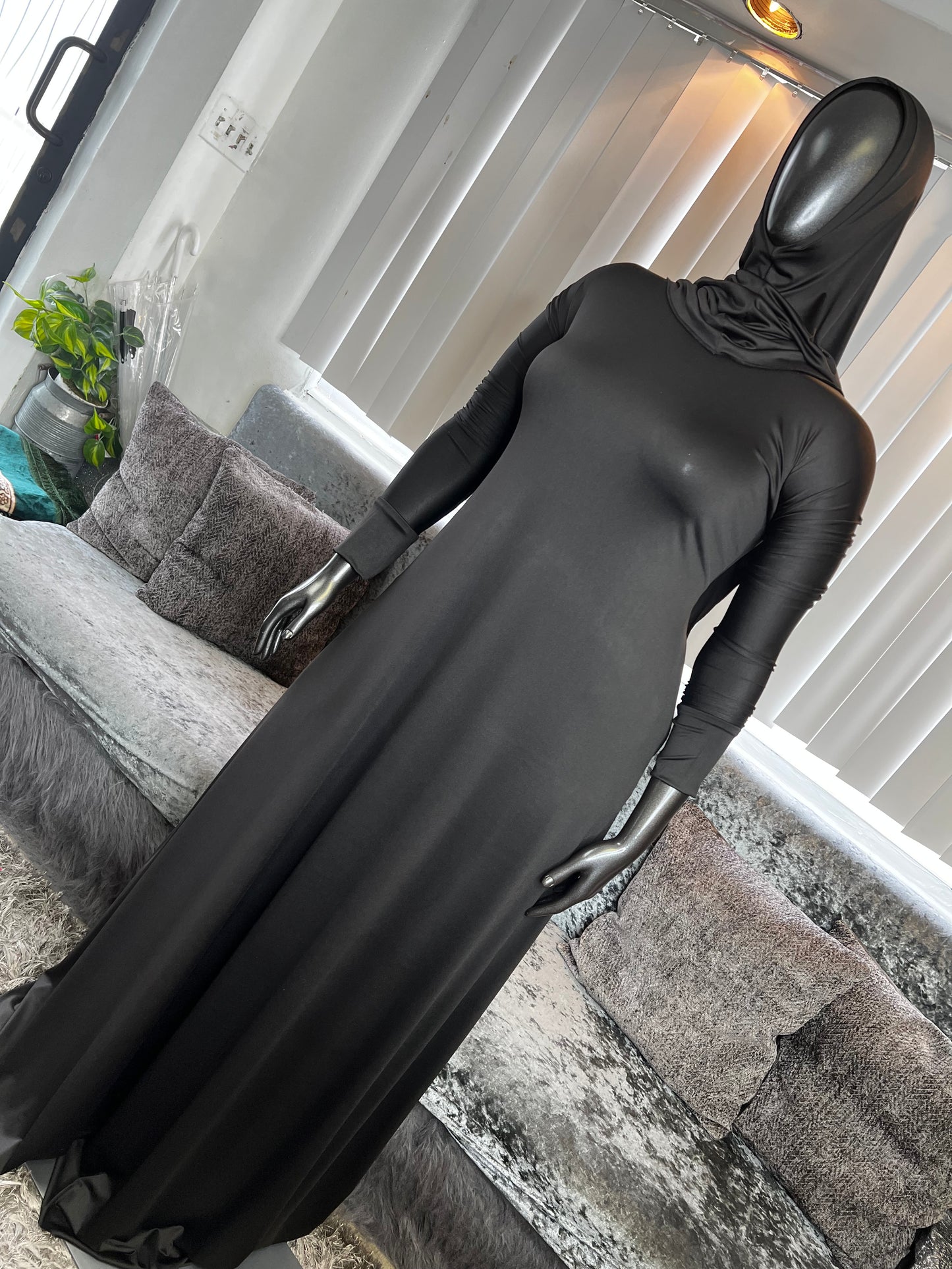 Flowy A-line Garment - Black