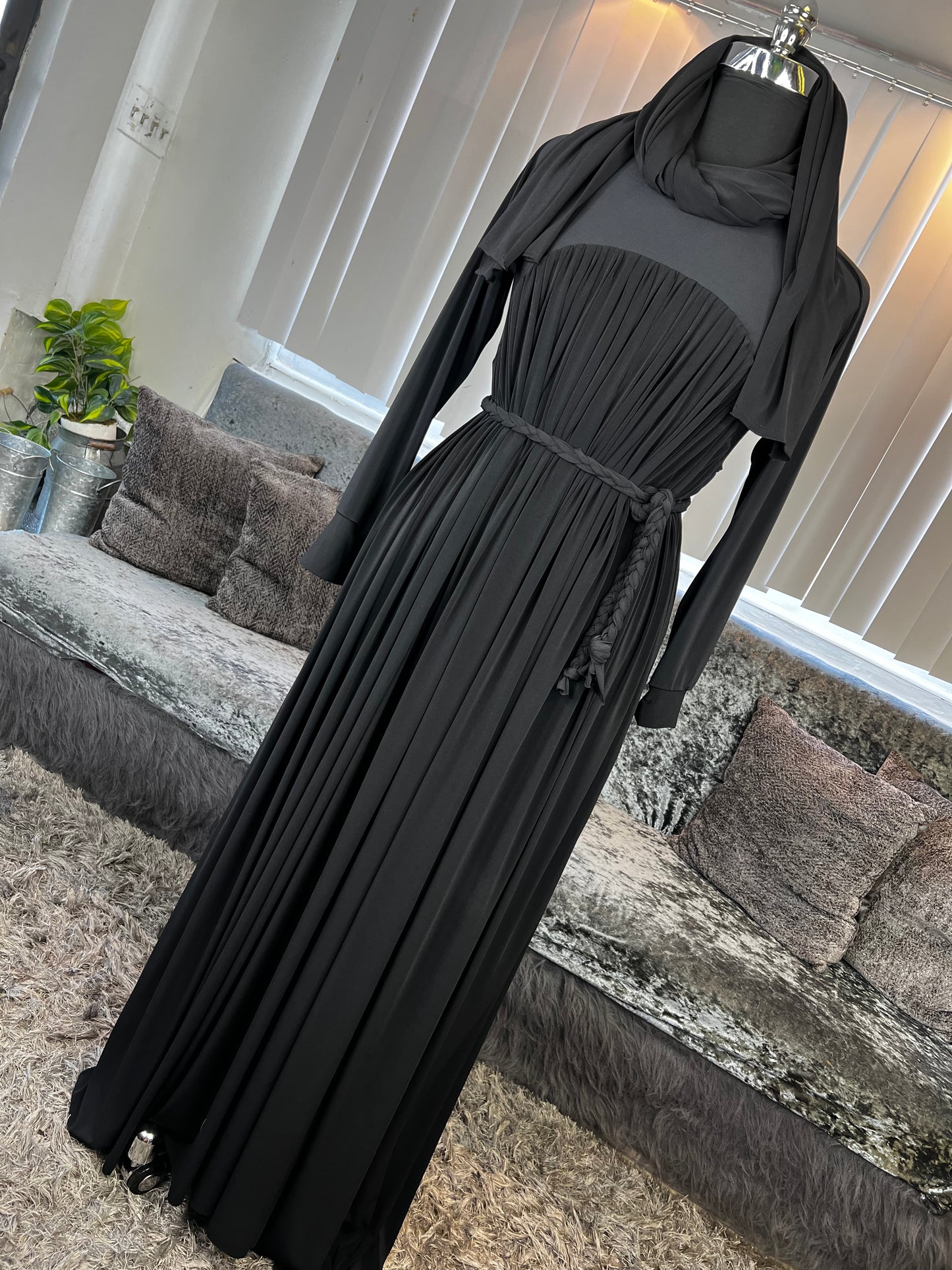 The Reign Garment - Black
